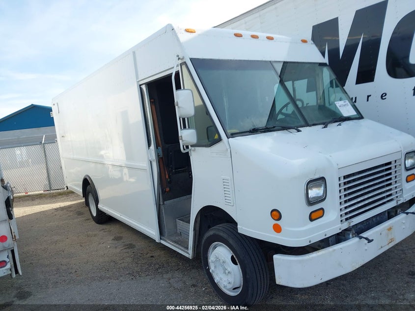 2005 Freightliner Chassis M Line Walk-In Van