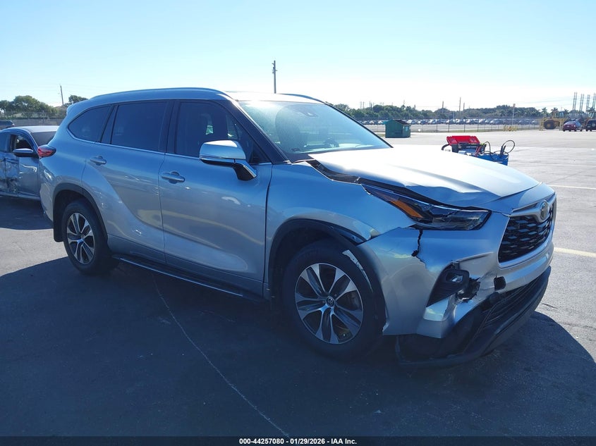 2021 Toyota Highlander Xle