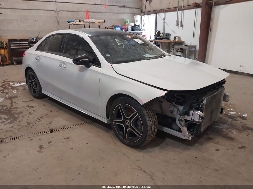 2021 Mercedes-Benz A 220