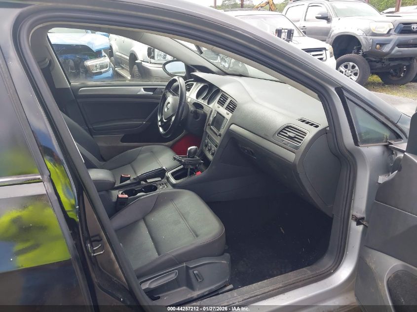 2015 Volkswagen Golf Sportwagen Tdi Se 4-Door