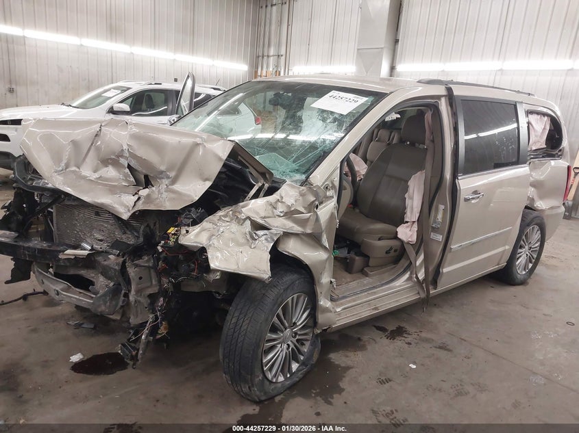 2014 Chrysler Town & Country Touring-L