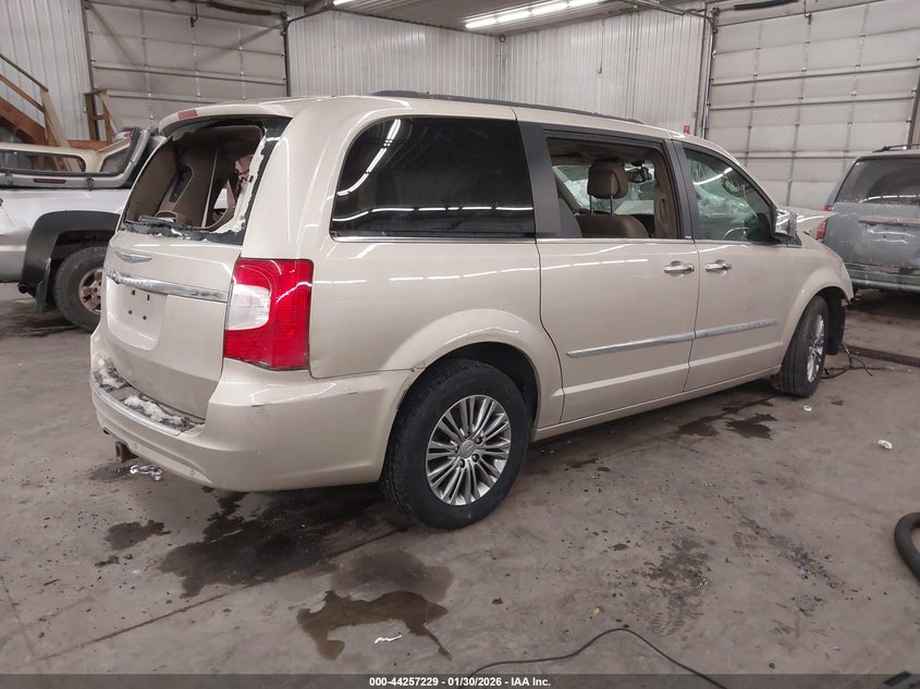 2014 Chrysler Town & Country Touring-L
