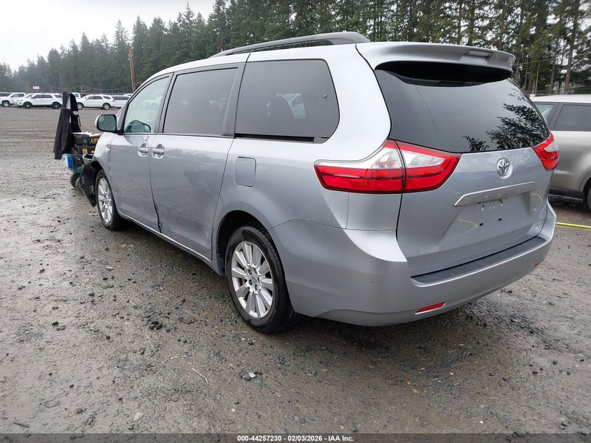 2017 Toyota Sienna Le 7 Passenger