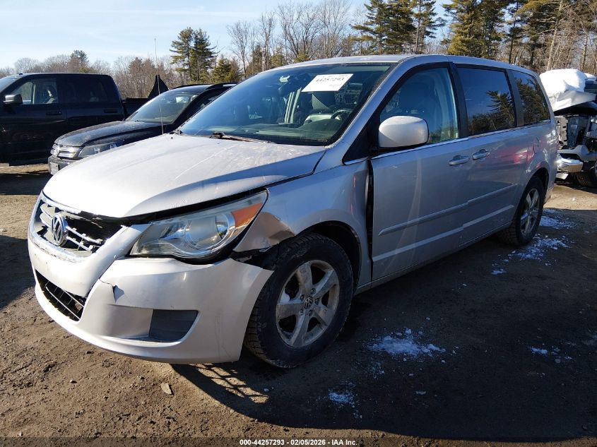 2010 Volkswagen Routan Se