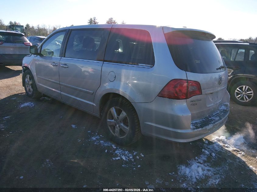 2010 Volkswagen Routan Se