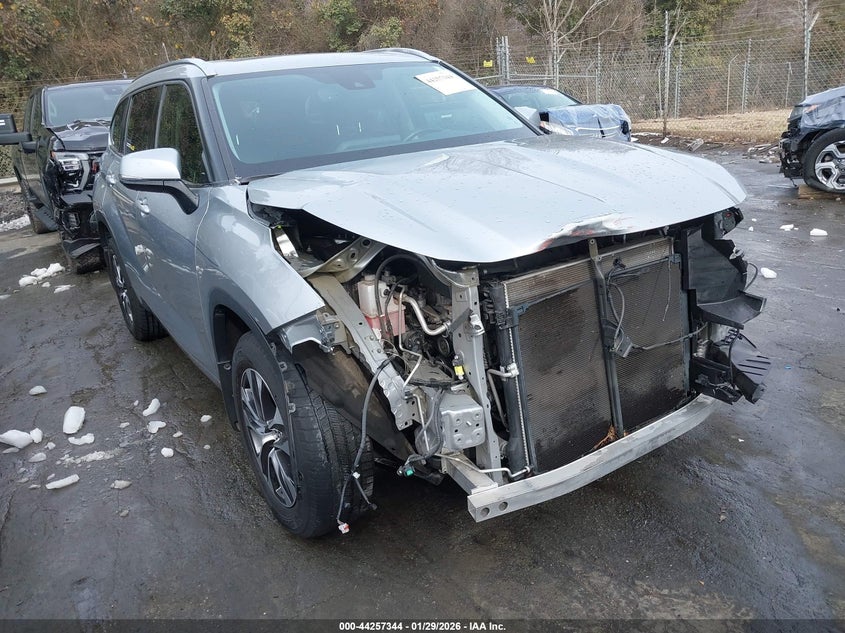 2021 Toyota Highlander Xle