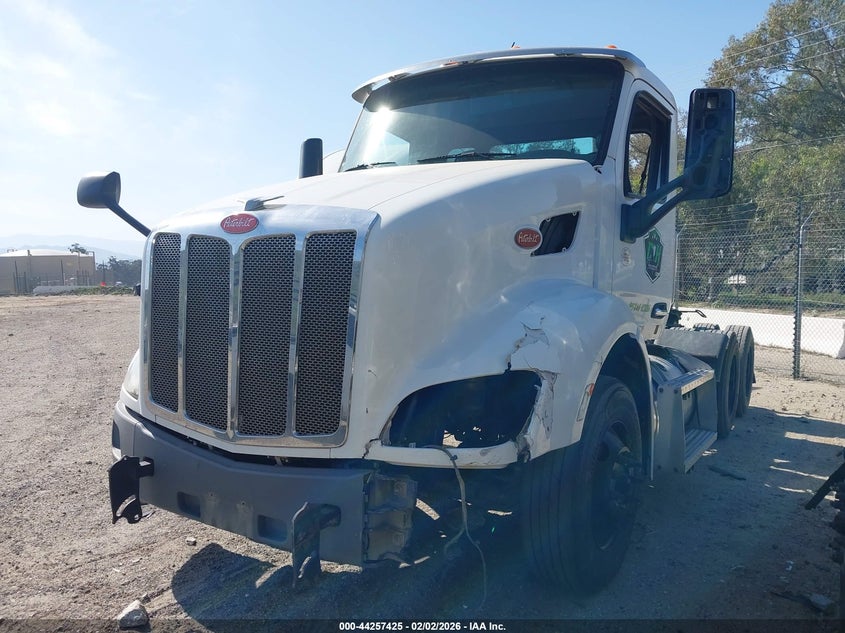 2018 PETERBILT 579 auction photo 2