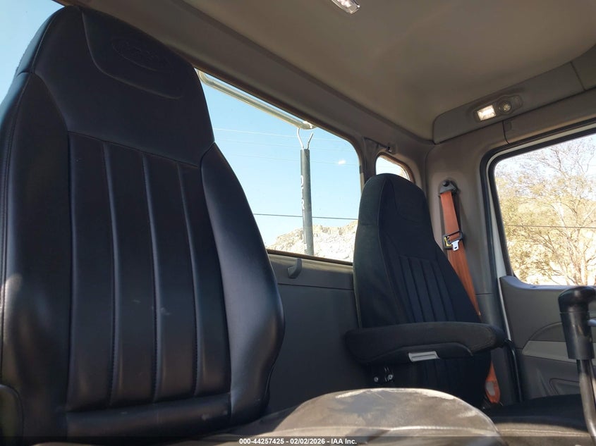 2018 PETERBILT 579 auction photo 6