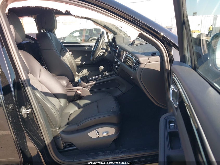 2024 Porsche Macan T