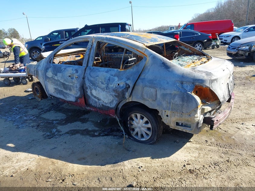 2013 Nissan Versa 1.6 Sv
