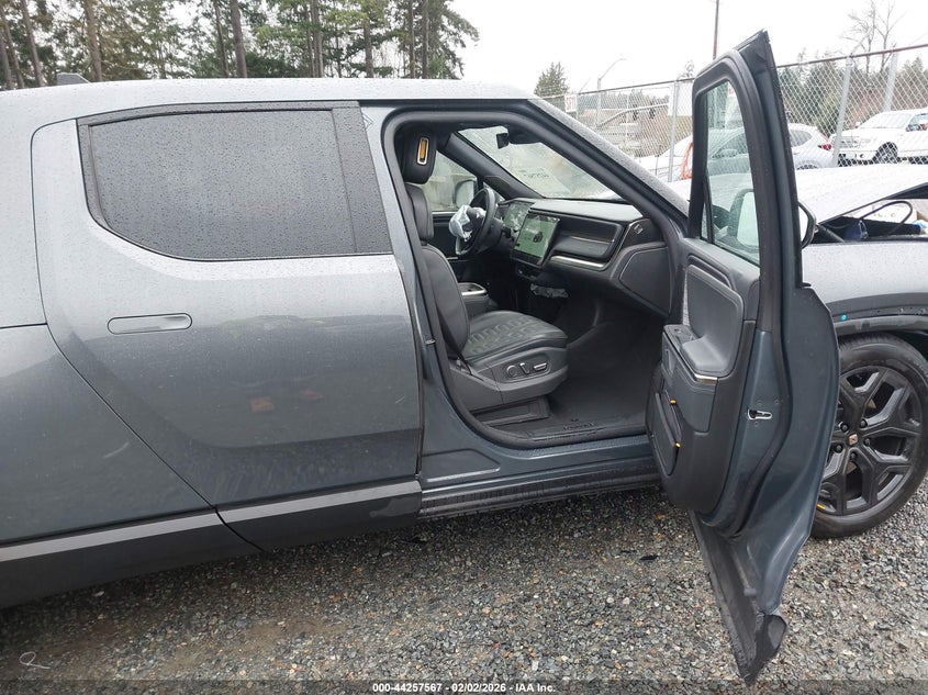 2025 Rivian R1T Adventure Dual Motor Large Pack/Adventure Dual Motor Max Pack