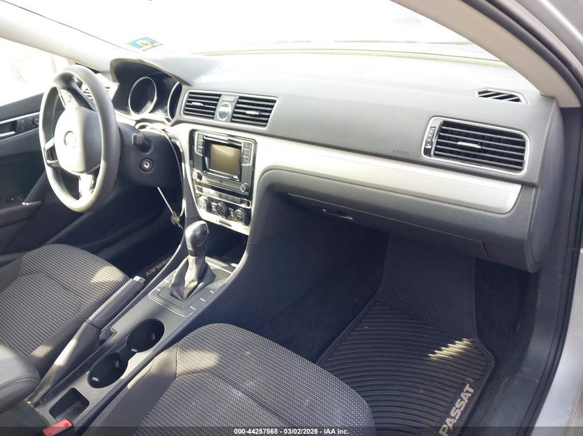 2016 Volkswagen Passat 1.8T S