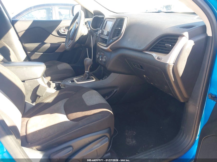 2017 Jeep Cherokee Altitude Fwd