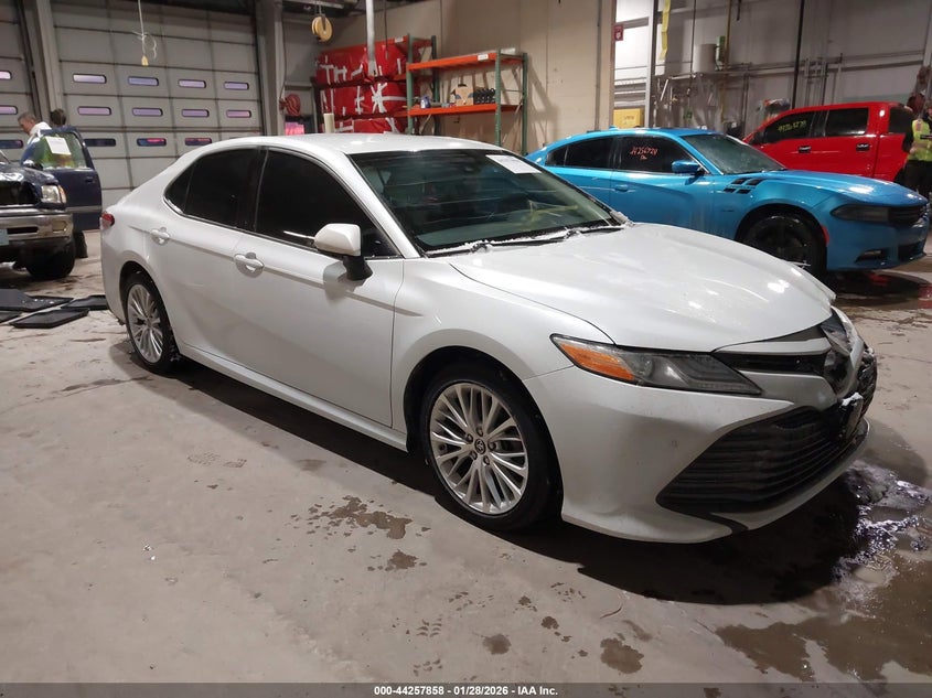 2018 TOYOTA CAMRY XLE