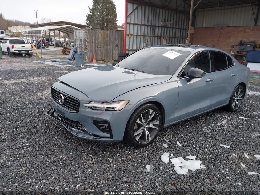 2022 Volvo S60 B5 Black Edition R-Design/B5 R-Design