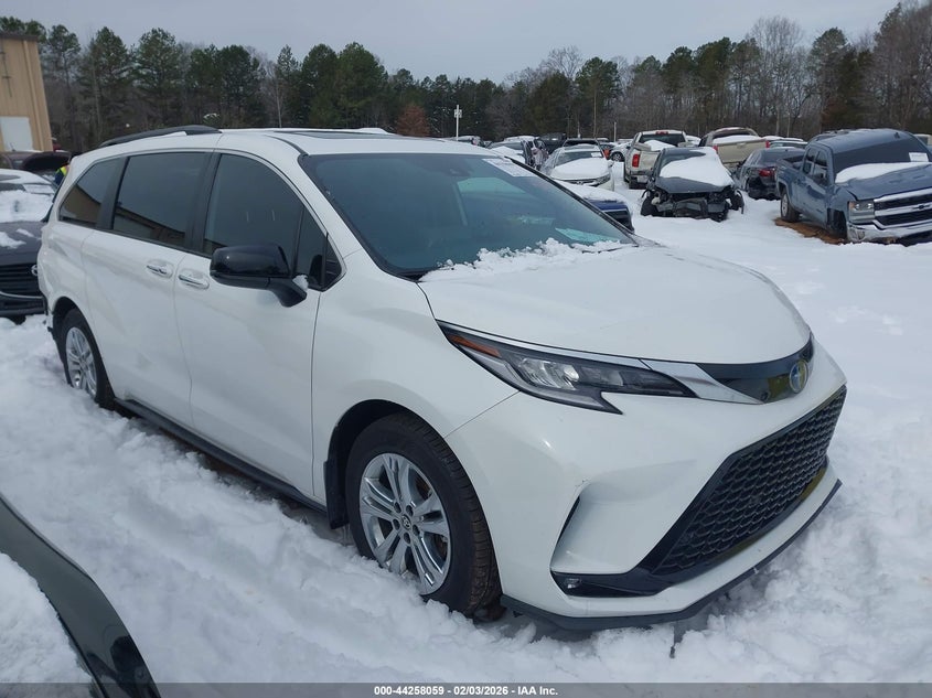 2022 Toyota Sienna Xse