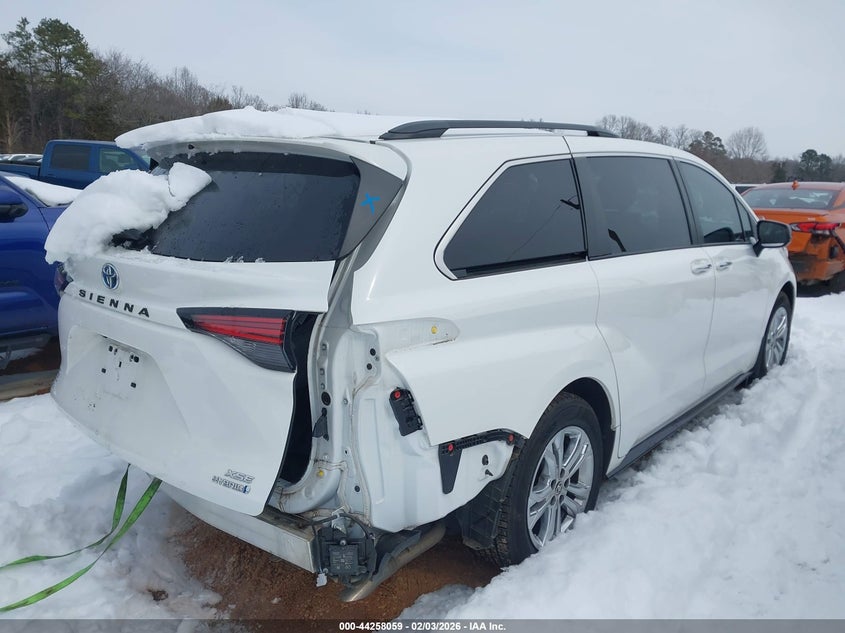 2022 Toyota Sienna Xse