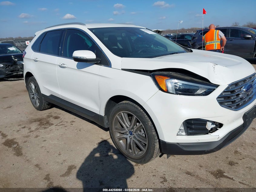 2022 Ford Edge Titanium