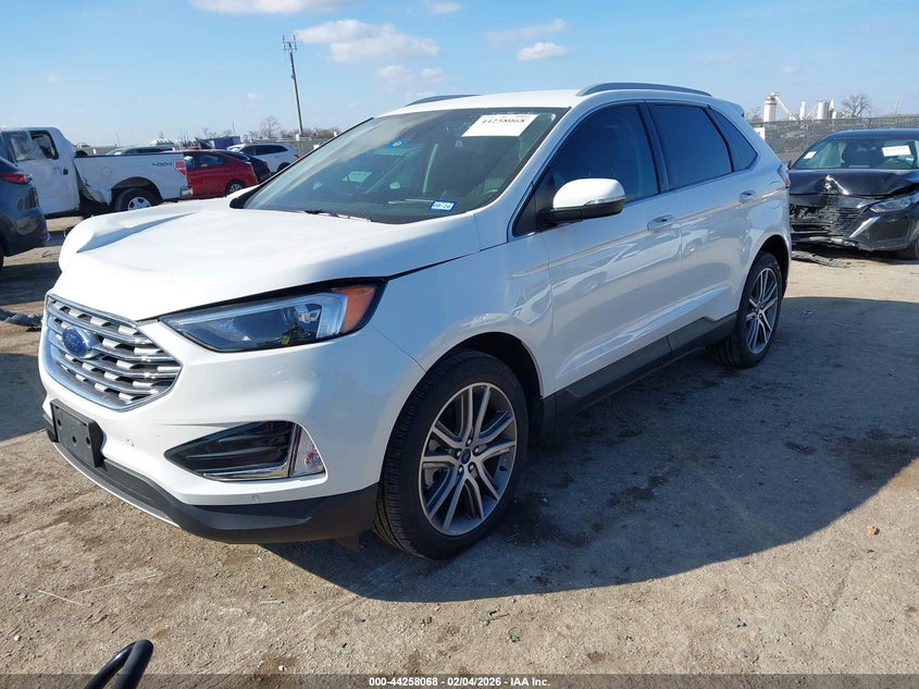 2022 Ford Edge Titanium