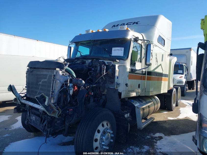 2016 Mack 600 Chu600