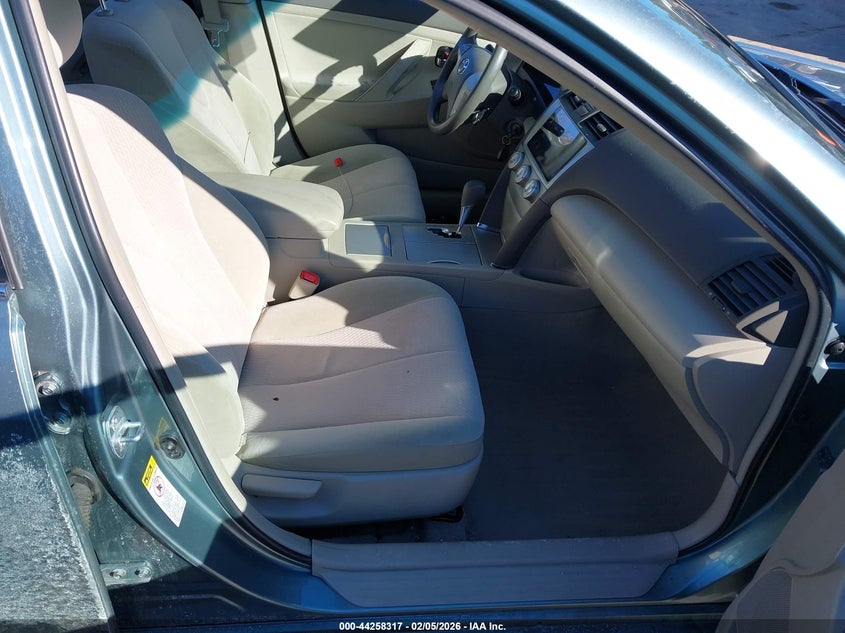 2011 Toyota Camry Le V6