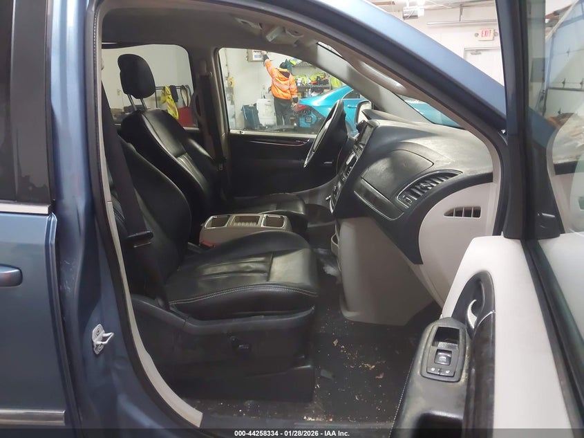 2012 Chrysler Town & Country Touring-L