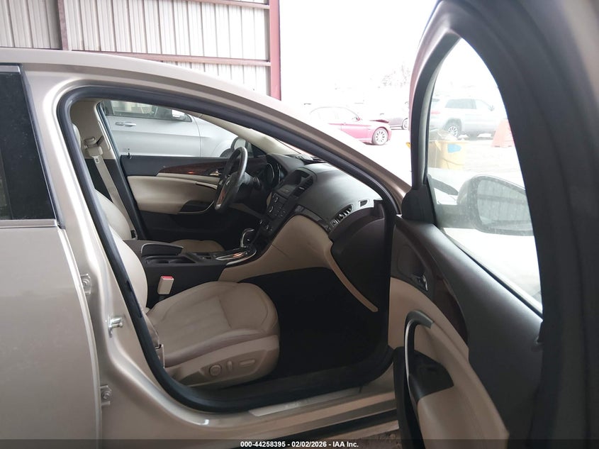 2012 Buick Regal Premium 1