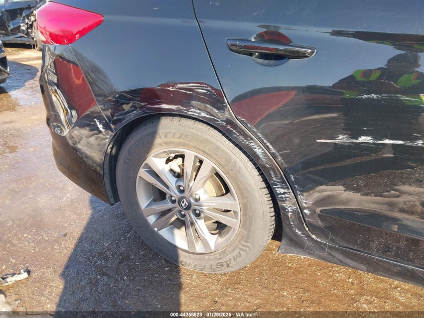VIN 5NPD84LF4JH321478 2018 HYUNDAI ELANTRA SEL