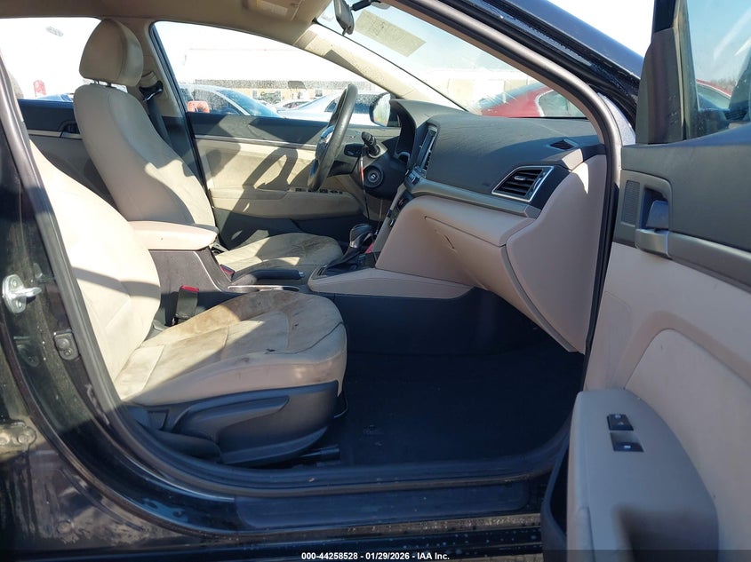 VIN 5NPD84LF4JH321478 2018 HYUNDAI ELANTRA SEL