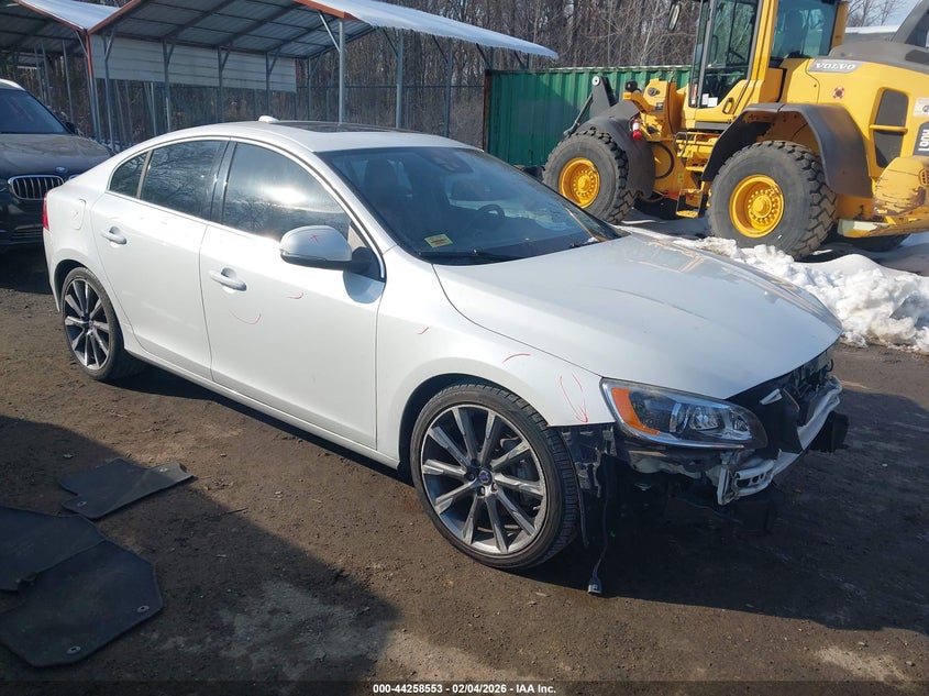 2015 Volvo S60 T6 Platinum
