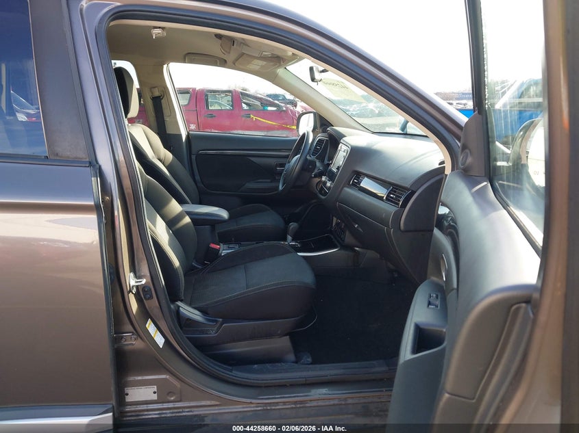 2020 Mitsubishi Outlander Es 2.4