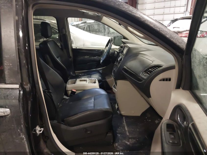 2015 Chrysler Town & Country Touring-L