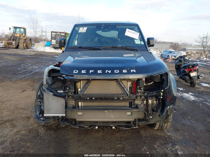 2025 Land Rover Defender 110 P300 VIN: SALEJ7EX8S2476238 Lot: 44259255