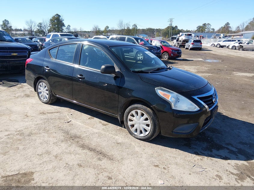 2015 Nissan Versa 1.6 S+