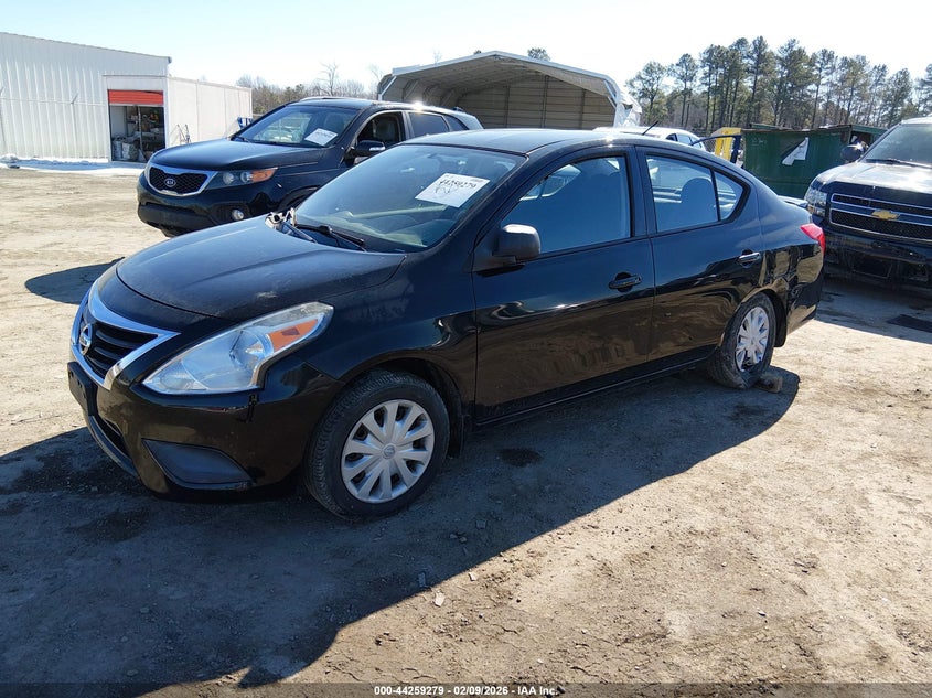 2015 Nissan Versa 1.6 S+