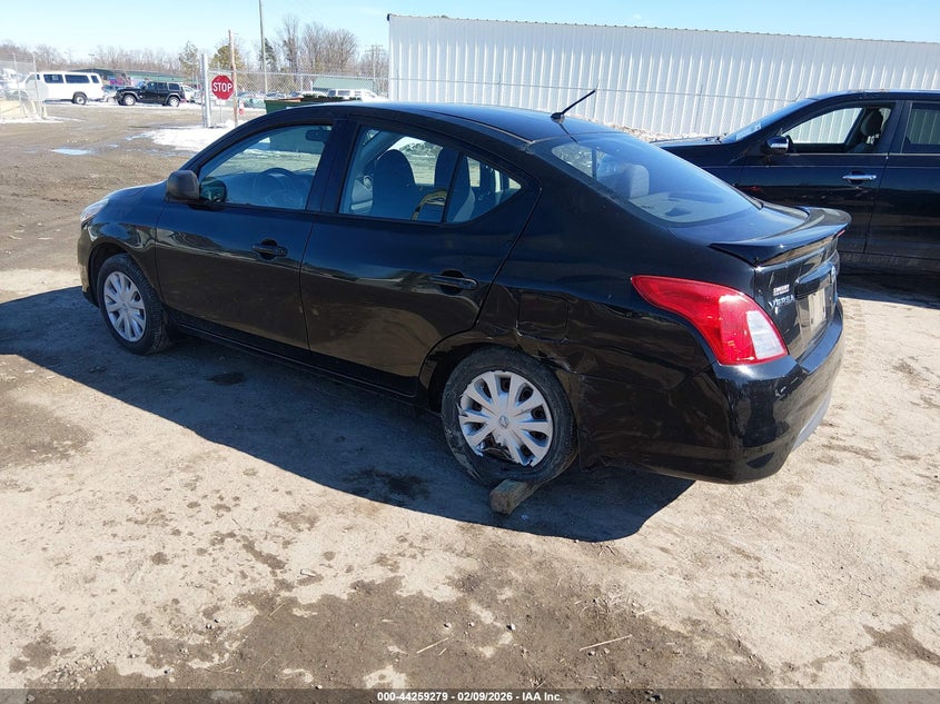 2015 Nissan Versa 1.6 S+