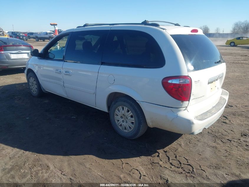 2005 Chrysler Town & Country Lx