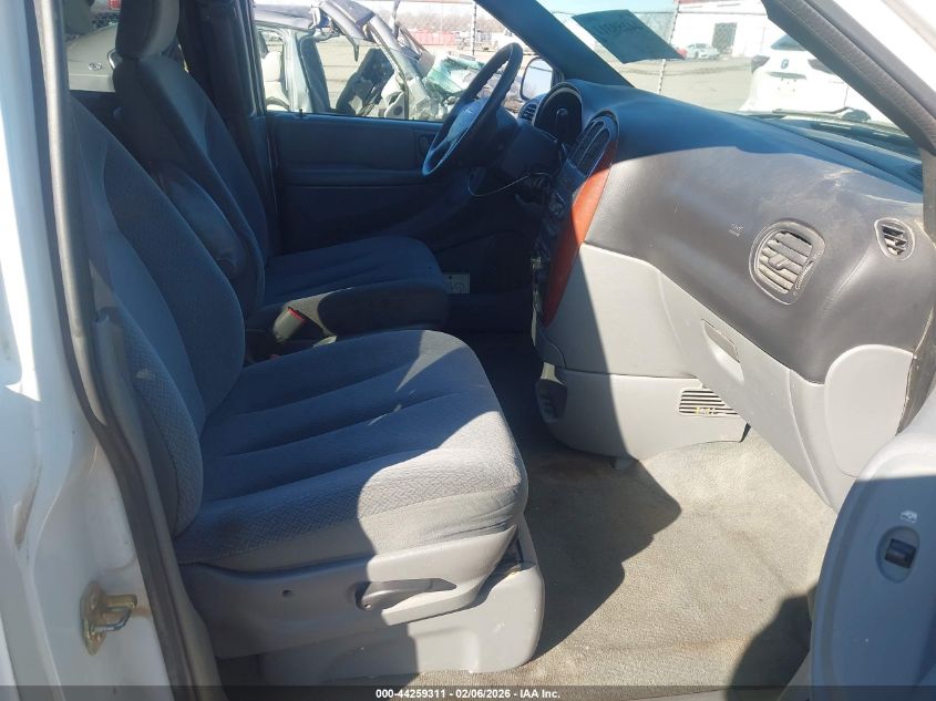 2005 Chrysler Town & Country Lx