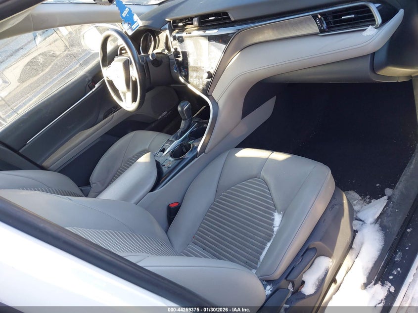 2019 Toyota Camry Hybrid Se