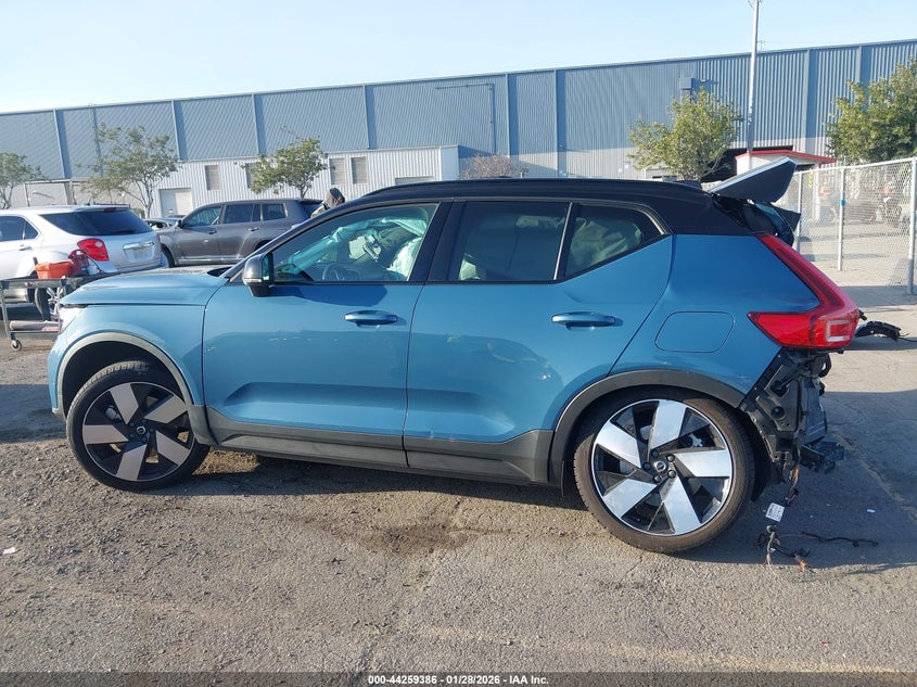 2023 Volvo Xc40 Recharge Pure Electric Twin Ultimate VIN: YV4ED3UM4P2025617 Lot: 44259386