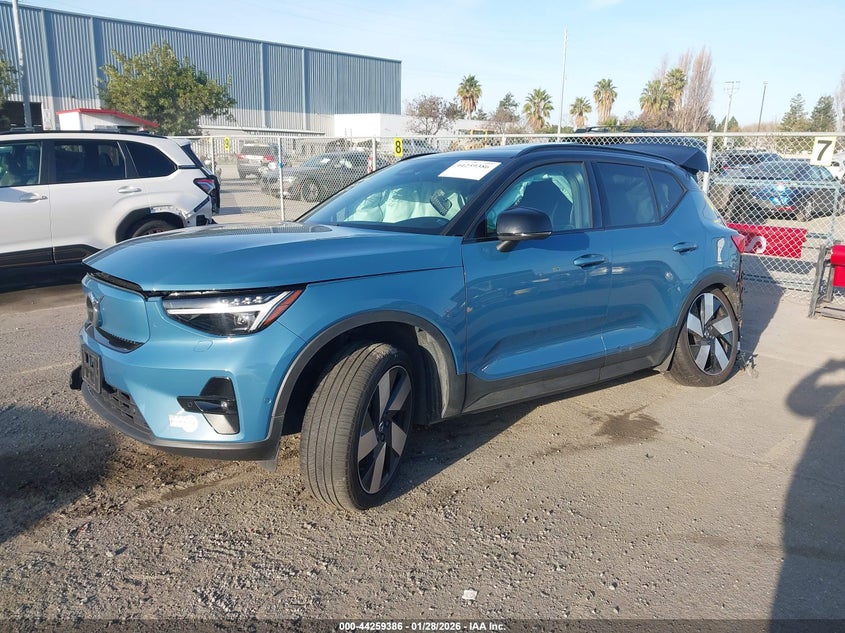 2023 VOLVO XC40 RECHARGE PURE ELECTRIC auction photo 2