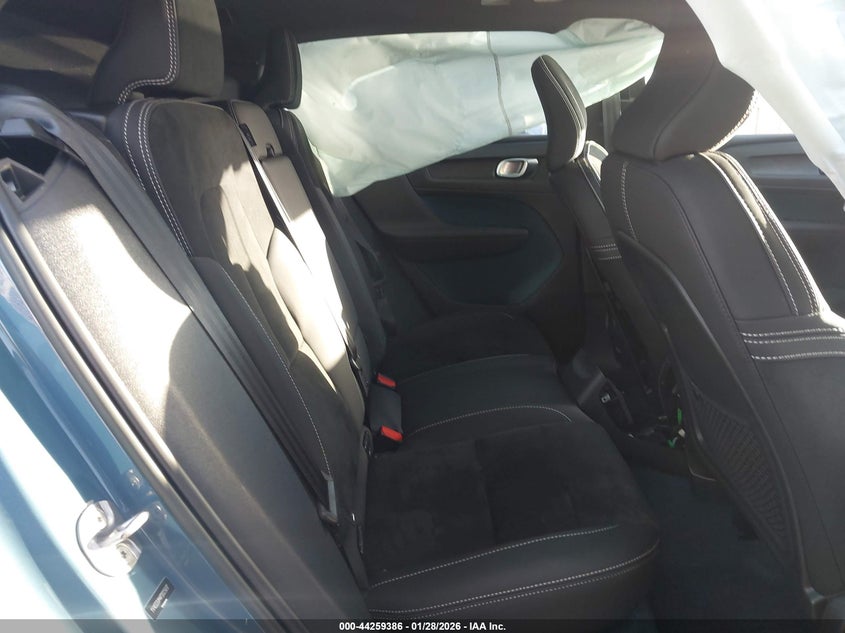 2023 VOLVO XC40 RECHARGE PURE ELECTRIC auction photo 8