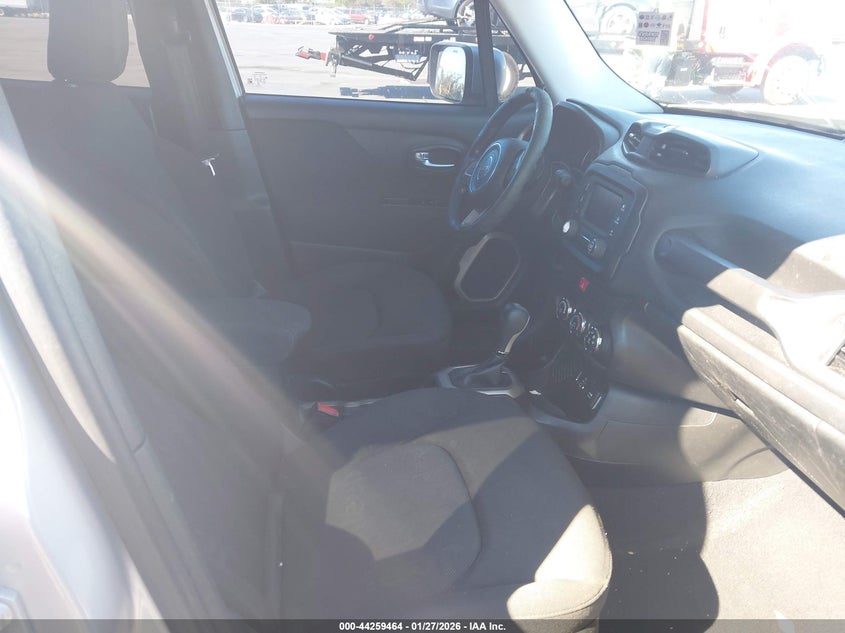 2017 Jeep Renegade Latitude Fwd