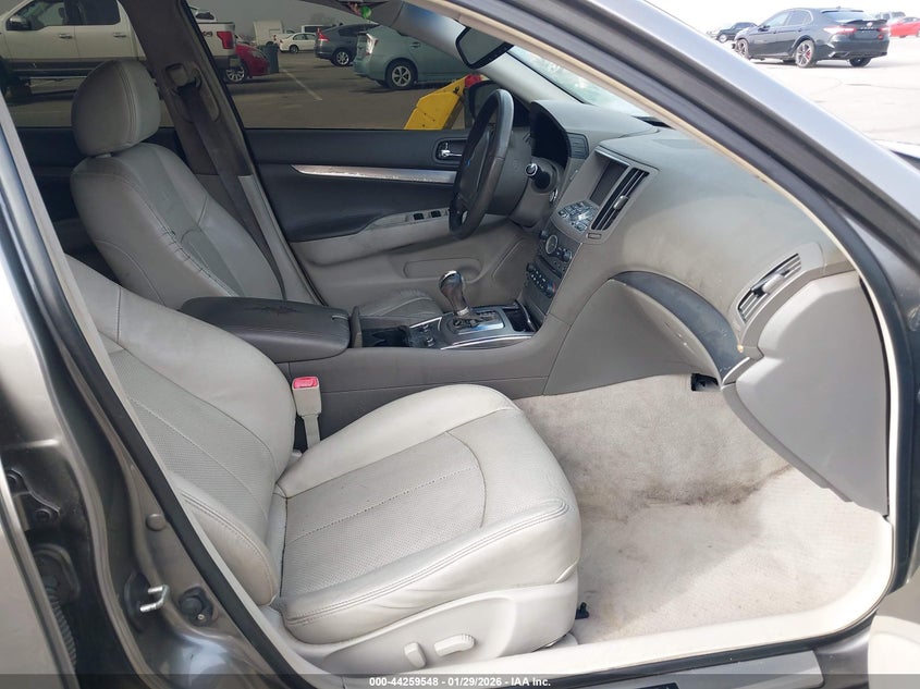 2011 Infiniti G37 Journey