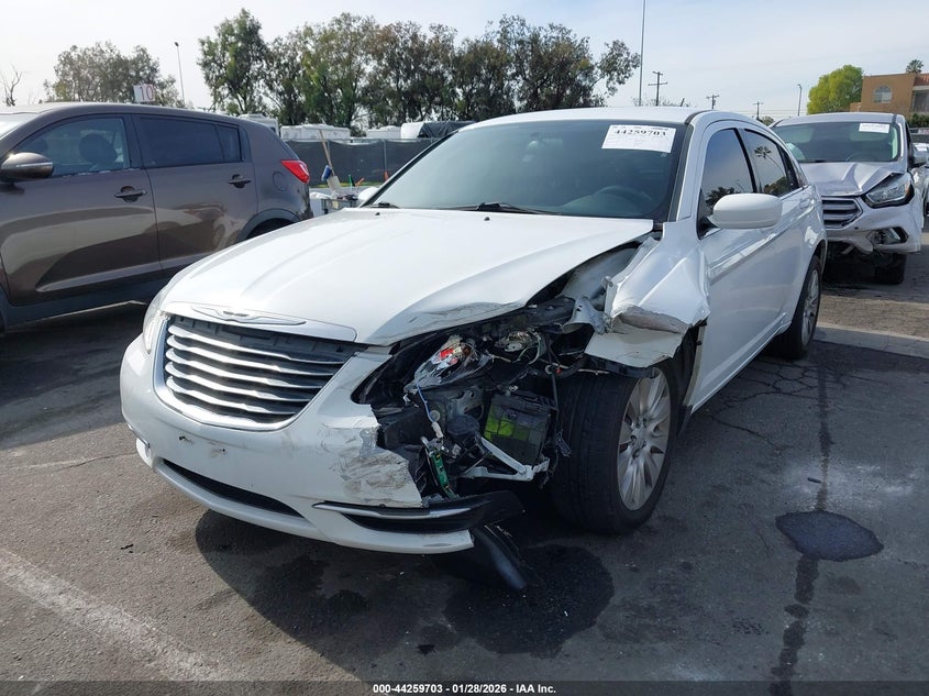 2014 Chrysler 200 Lx