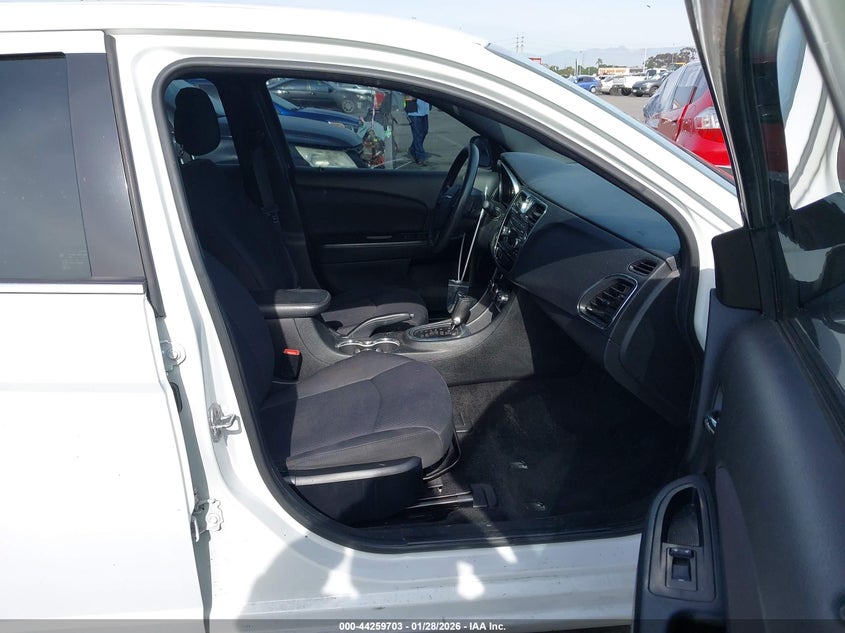 2014 Chrysler 200 Lx