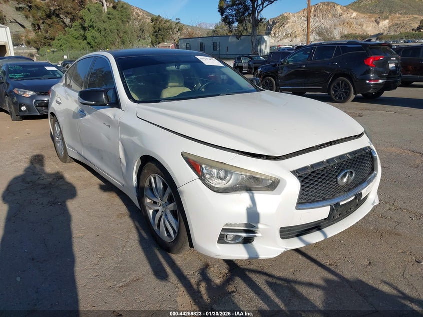 2015 Infiniti Q50 Premium
