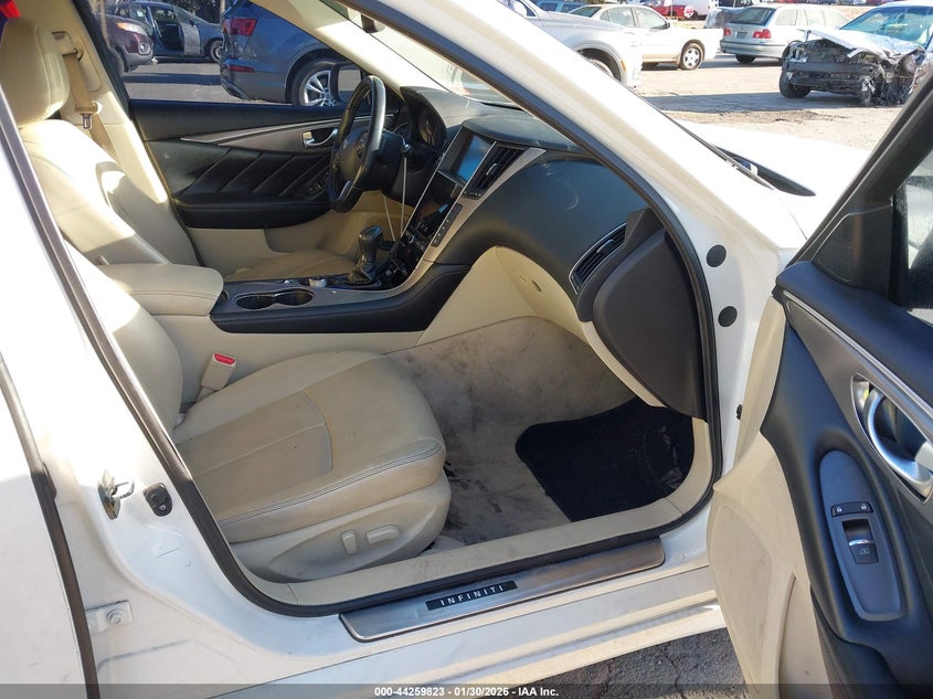 2015 Infiniti Q50 Premium