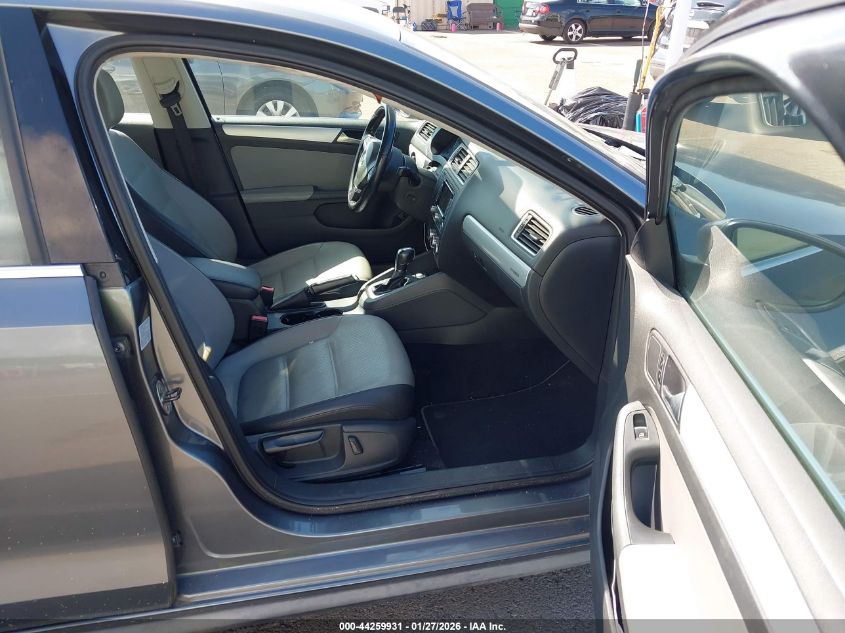 2013 Volkswagen Jetta Hybrid Sel