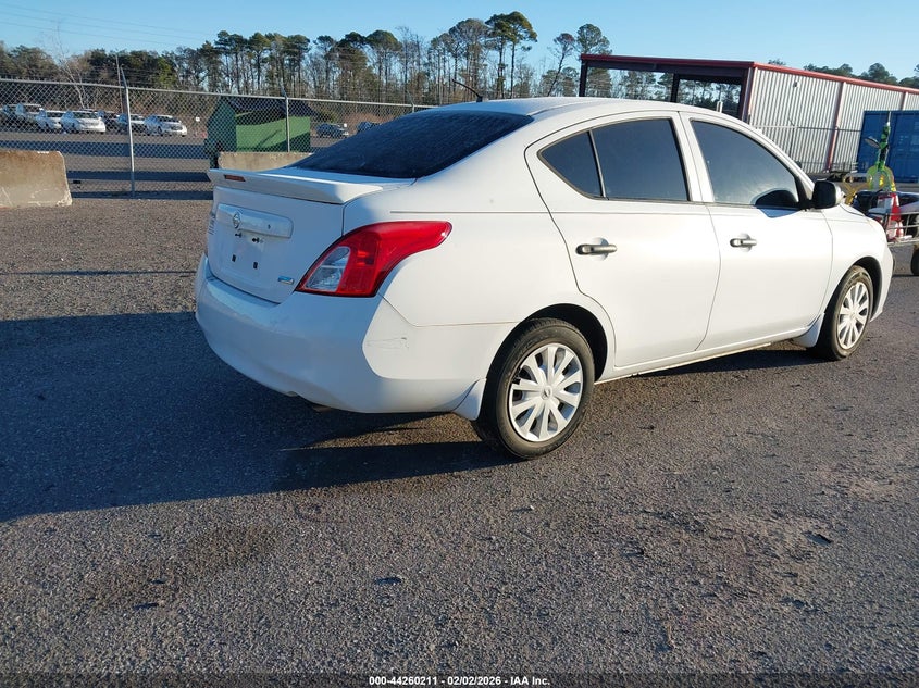 2014 Nissan Versa 1.6 S+